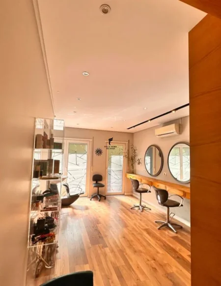 Tirane, jepet me qera dyqan Kati 1, 100 m² 1.500 € (DON BOSKO)