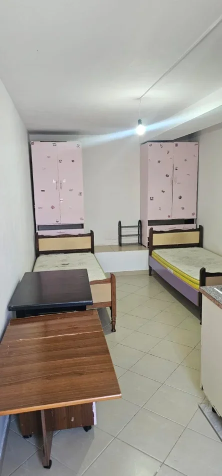 Tirane, jepet me qera apartament 1+1 Kati 1, 25 m² 170 € (Rruga Gramoz Pashko)