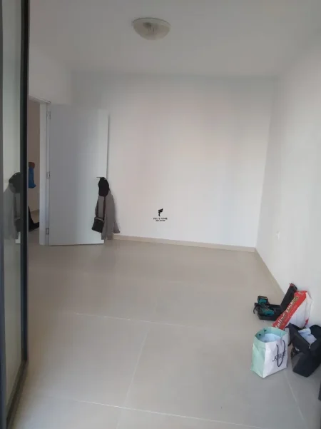 Tirane, jepet me qera zyre Kati 3, 66 m² 550 € (XHAMLLIKU)