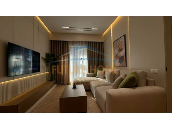 SHITET APARTAMENT LUKSOZ 2+1 TEK TIRANA GARDEN BUILDING, RRUGA KAVAJES