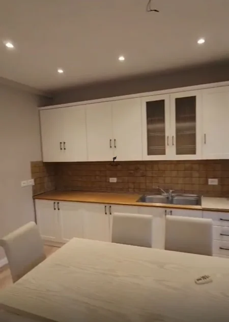 Tirane, shitet apartament 2+1 Kati 3, 105 m² 210.000 € (ISH PARKU)