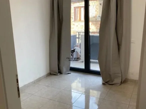Tirane, jepet me qera zyre Kati 2, 85 m² 800 € (PAZARI I RI)