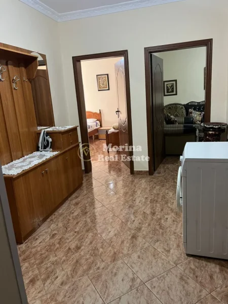 Tirane, jepet me qera apartament 3+1 Kati 2, 95 m² 500 € (Komisariati Nr 4)