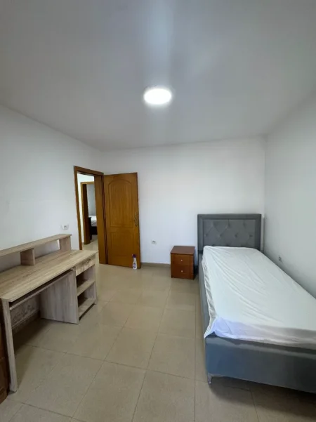 APARTAMENT 2+1 ME QIRA  600 € (VASIL SHANTO)