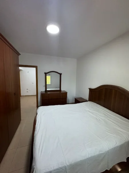 APARTAMENT 2+1 ME QIRA  600 € (VASIL SHANTO)