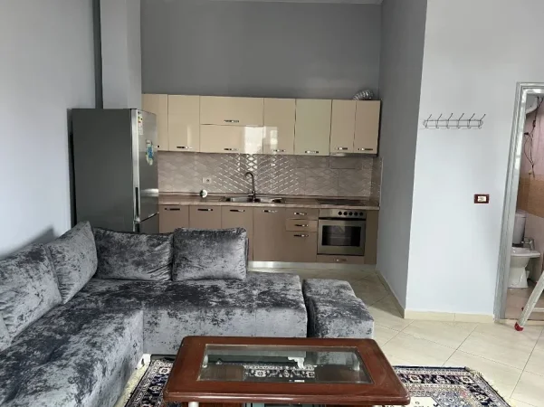 Tirane, jepet me qera apartament 2+1+Aneks+Ballkon Kati 2, 90 m² 400 € (paskuqan)