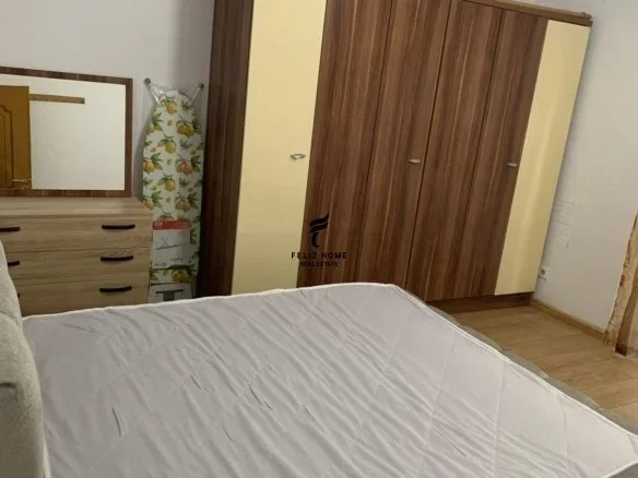 Tirane, jepet me qera apartament 1+1 Kati 0, 50 m² 550 € (PAZARI I RI)