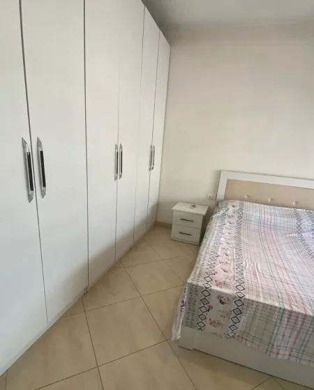 Tirane, jepet me qera apartament 1+1 Kati 7, 65 m² 450 € (5 MAJI)