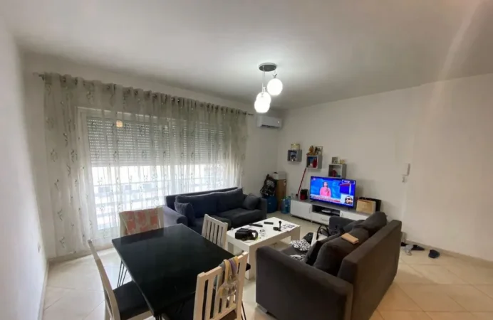 Tirane, jepet me qera apartament 1+1 Kati 7, 65 m² 450 € (5 MAJI)