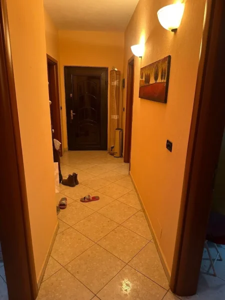 Tirane, shitet apartament 2+1 Kati 5, 136 m² 198.000 € (XHAMLLIKU)