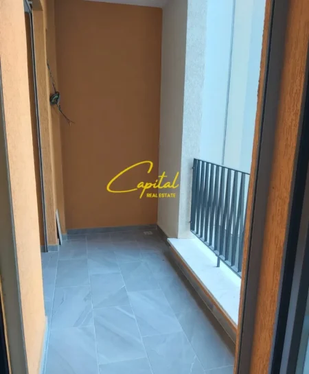 Tirane, jepet me qera zyre Kati 3, 67 m² 500 € (RRUGA KONGRESI I MANASTIRIT)