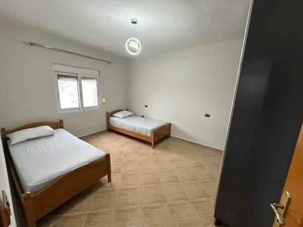 Tirane, jepet me qera apartament 1+1 Kati 5, 65 m² 350 € (Rruga Ura)