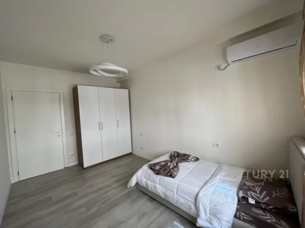 Tirane, jepet me qera apartament 2+1 Kati 2, 93 m² 700 € 