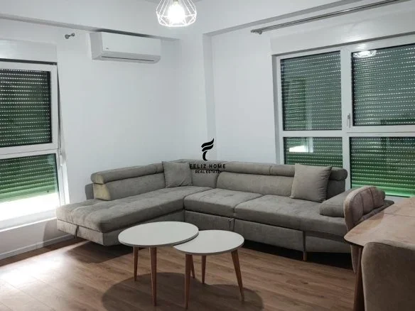 Tirane, jepet me qera apartament 2+1 Kati 4, 100 m² 500 € (ALI DEMI)