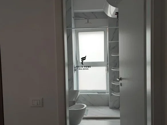 Tirane, jepet me qera apartament 2+1 Kati 4, 100 m² 500 € (ALI DEMI)