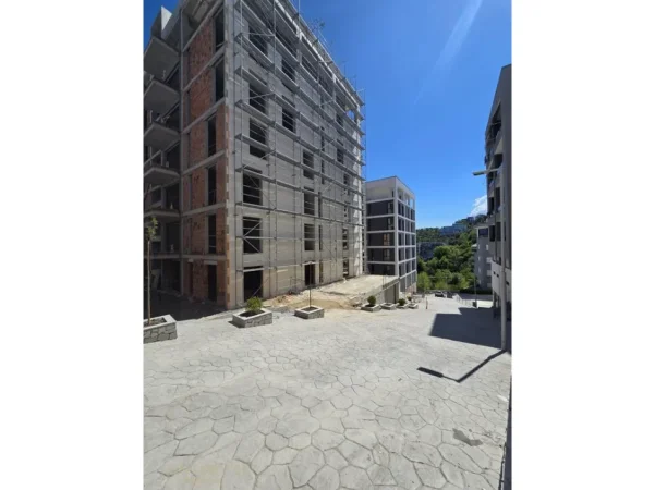 Tirane, shitet apartament 2+1 Kati 2, 116 m² 265.000 € (kopshti botanik)