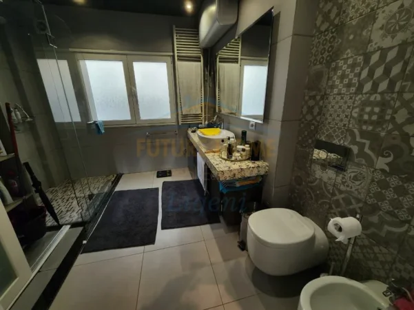 Tirane, shitet apartament 1+1+Aneks+Ballkon Kati 2, 119 m² 298.000 € (Liqeni i Thate)