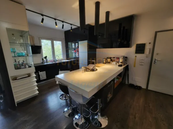 Tirane, shitet apartament 1+1+Aneks+Ballkon Kati 2, 119 m² 298.000 € (Liqeni i Thate)