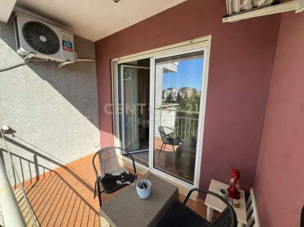 Tirane, jepet me qera apartament 2+1 Kati 2, 120 m² 1.000 € 