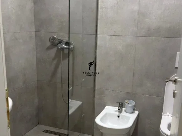 Tirane, jepet me qera apartament 2+1 Kati 3, 78 m² 700 € (5 MAJI)