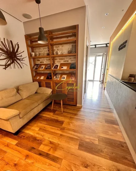 Tirane, jepet me qera ambjent biznesi Kati 1, 100 m² 1.500 € (DON BOSKO)