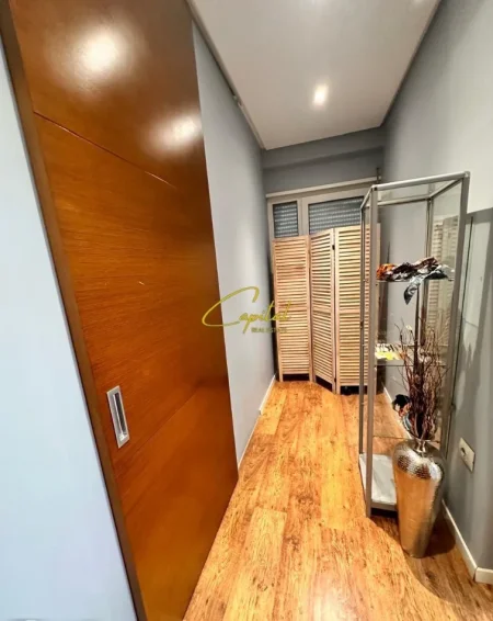 Tirane, jepet me qera ambjent biznesi Kati 1, 100 m² 1.500 € (DON BOSKO)