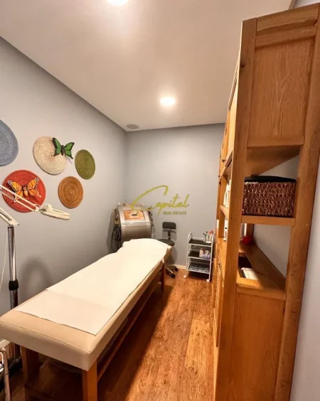 Tirane, jepet me qera ambjent biznesi Kati 1, 100 m² 1.500 € (DON BOSKO)