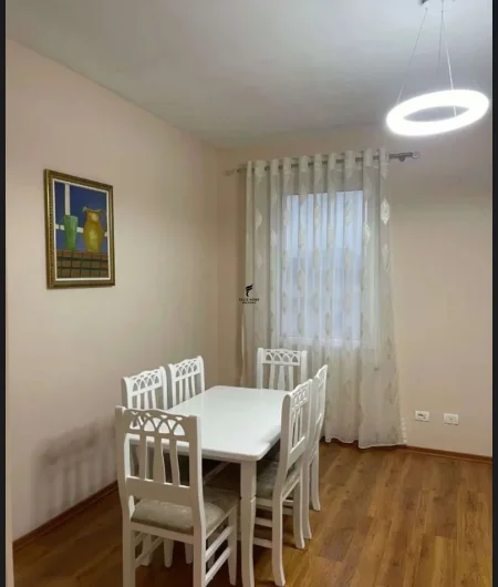 Tirane, jepet me qera apartament 2+1 Kati 2, 110 m² 550 € (FRESKU)