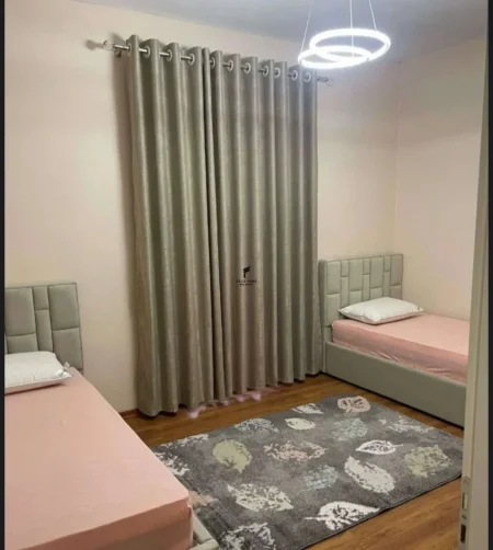 Tirane, jepet me qera apartament 2+1 Kati 2, 110 m² 550 € (FRESKU)