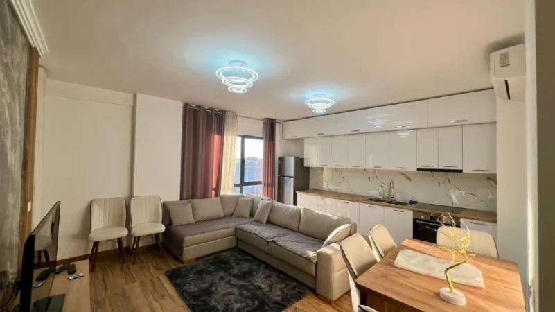 🏠Jepet me Qera: 1+1 +1 Post Parkimi 📍5 Maj (Te Rrethrrotullimi) - Pallat.V 2026 - 500€ - K.4 - 80m² - (E Pa Banuar 100% e re)🔥☄️