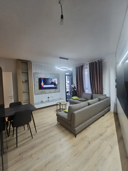 Tirane, jepet me qera nga Pronari, pa-komision apartament 2+1+Ballkon Kati 4, 110 m² 1.000 €