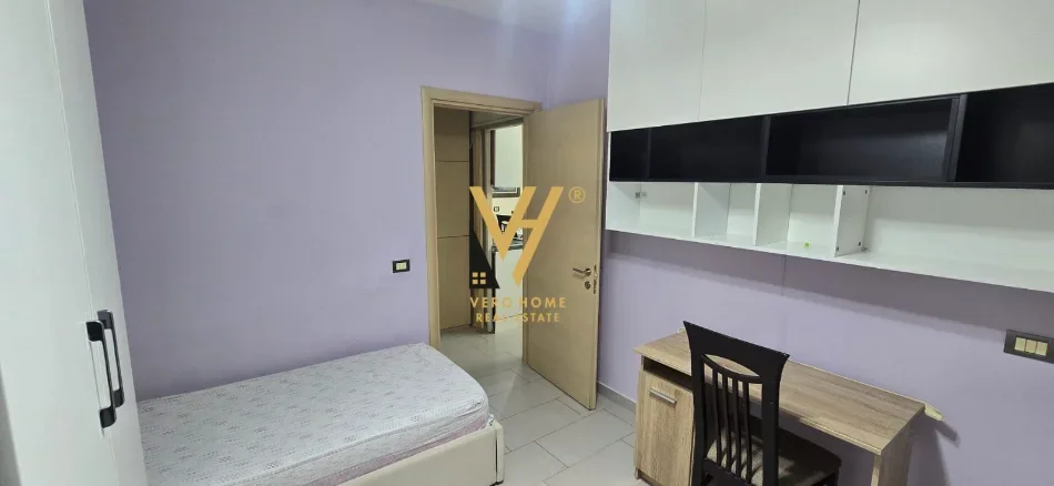 Tirane, jepet me qera apartament 2+1+Ballkon Kati 5, 95 m² 550 € (ASTIR)