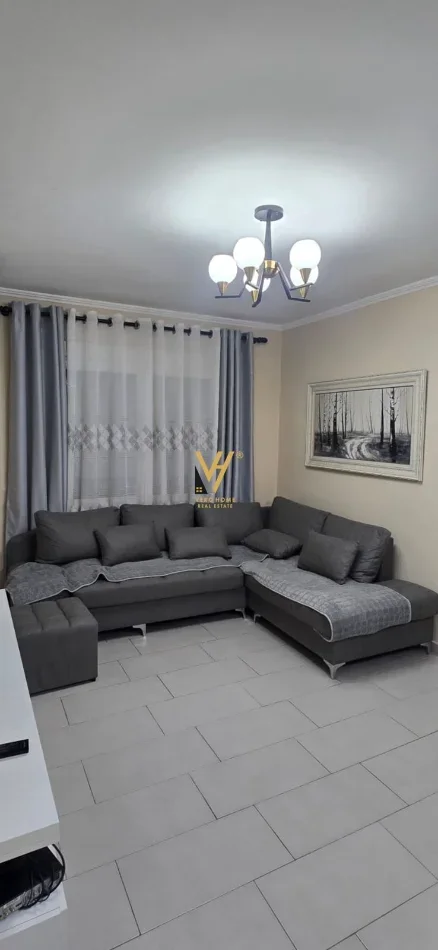 Tirane, jepet me qera apartament 2+1+Ballkon Kati 5, 95 m² 550 € (ASTIR)