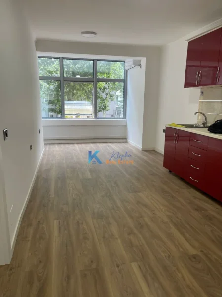 Tirane, jap me qera zyre Kati 2, 80 m² 820 € (Rruga e Kavajes)