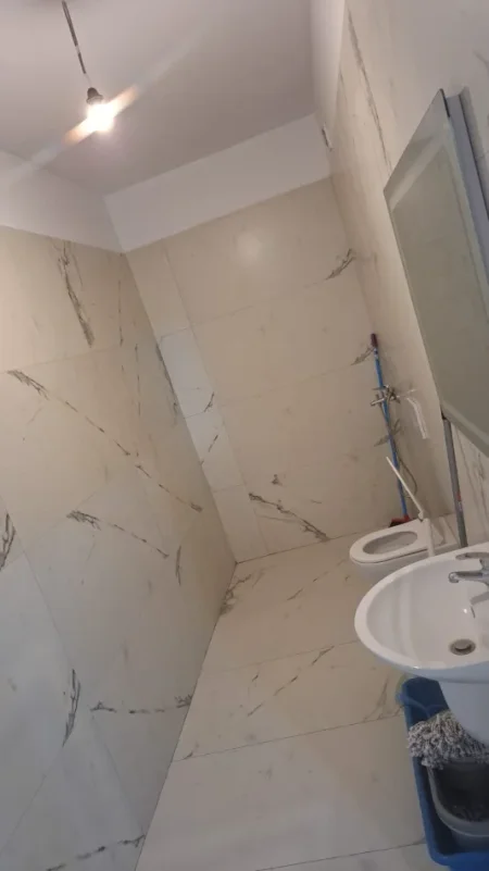 Tirane, jepet me qera apartament 2+1+Ballkon Kati 7, 100 m² 450 € 