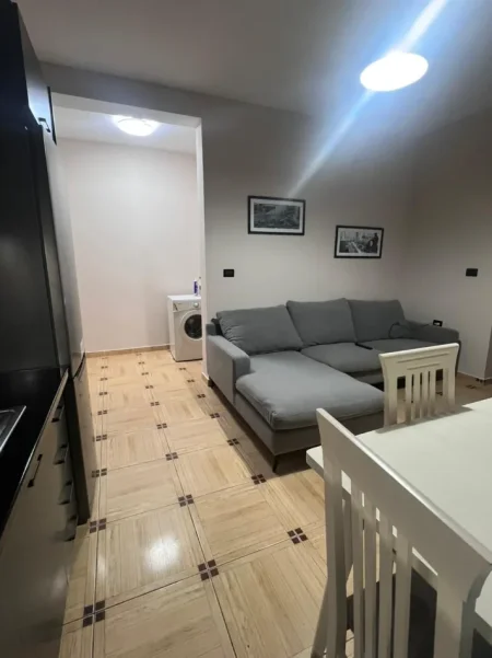 Tirane, jepet me qera apartament 1+1 Kati 2, 67 m² 450 € (Don Bosko)