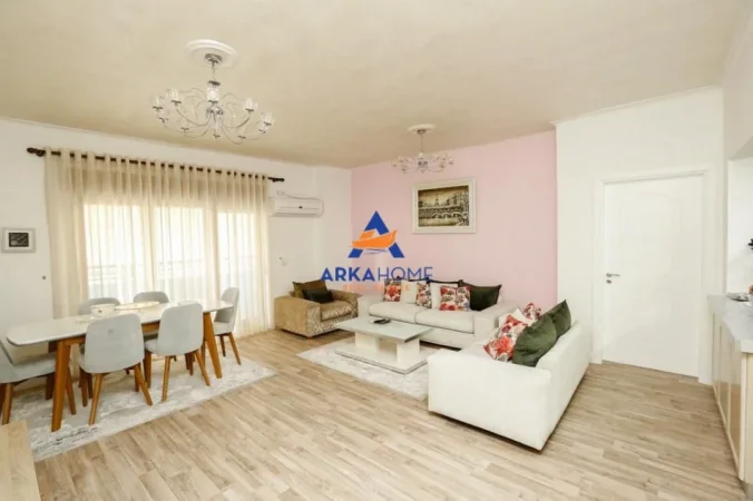 Tirane, jepet me qera apartament 3+1+Ballkon Kati 16, 157 m² 1.200 € 