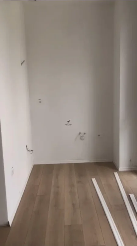 Tirane, jepet me qera apartament 1+1 Kati 4, 60 m² 600 € (STACIONI TRENIT)