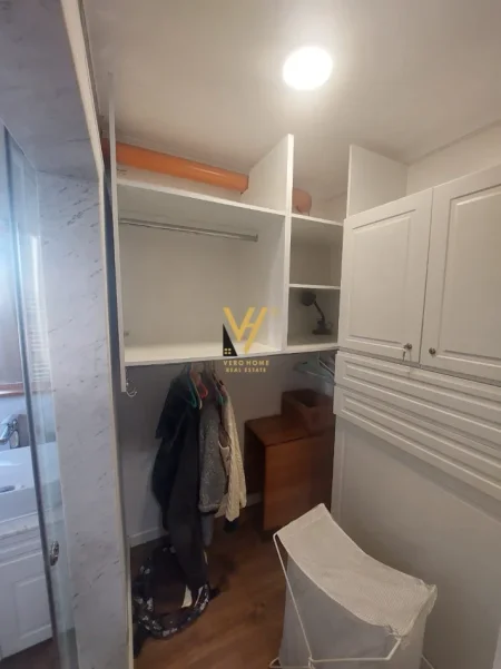 Tirane, jepet me qera apartament 2+1+Ballkon Kati 5, 80 m² 800 € (PALLATI ME SHIGJETA)