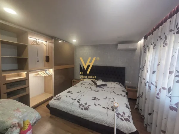 Tirane, jepet me qera apartament 2+1+Ballkon Kati 5, 80 m² 800 € (PALLATI ME SHIGJETA)