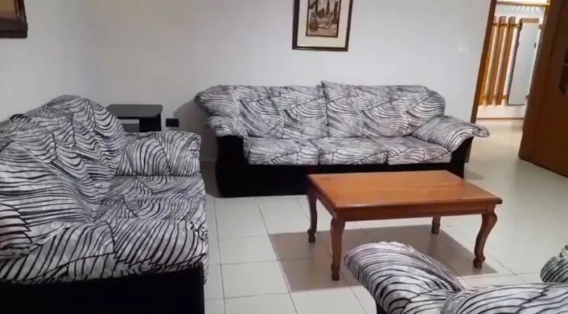 Tirane, jepet me qera apartament 2+1 Kati 1, 90 m² 500 € (Oxhaku)