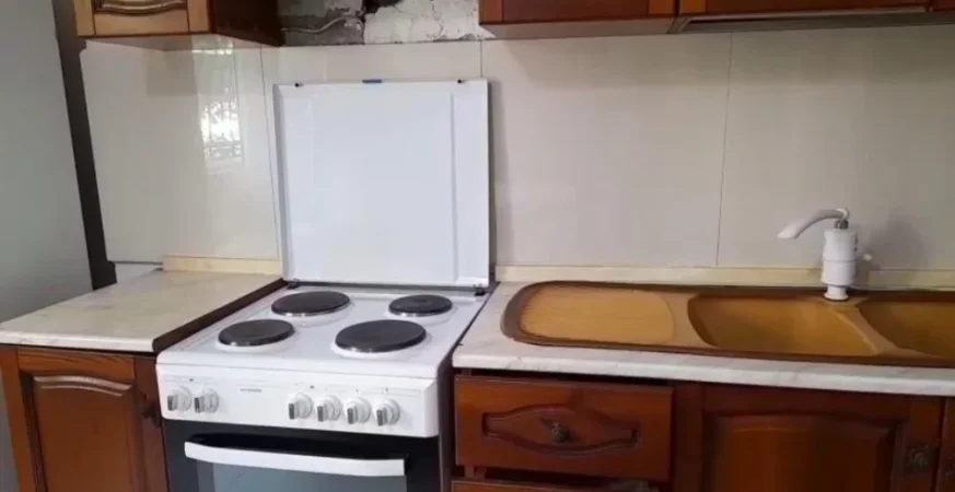 Tirane, jepet me qera apartament 2+1 Kati 1, 90 m² 500 € (Oxhaku)