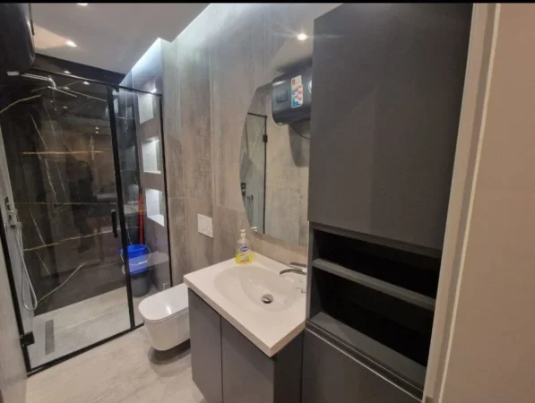 Tirane, jepet me qera apartament 1+1 Kati 1, 72 m² 700 € (Aneks Bllk Kodra E Diellit)