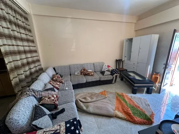 Tirane, jepet me qera apartament 1+1 Kati 1, 45 m² 250 € (Siri Kodra)