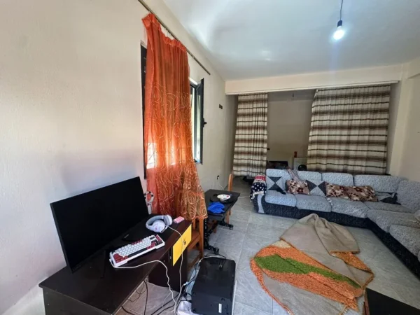 Tirane, jepet me qera apartament 1+1 Kati 1, 45 m² 250 € (Siri Kodra)
