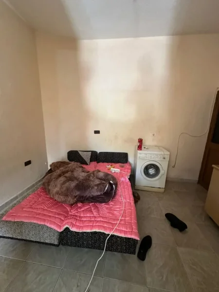 Tirane, jepet me qera apartament 1+1 Kati 1, 45 m² 250 € (Siri Kodra)