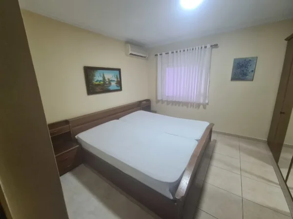 Tirane, jepet me qera apartament 1+1 Kati 2, 65 m² 550 € (Vasil Shanto)