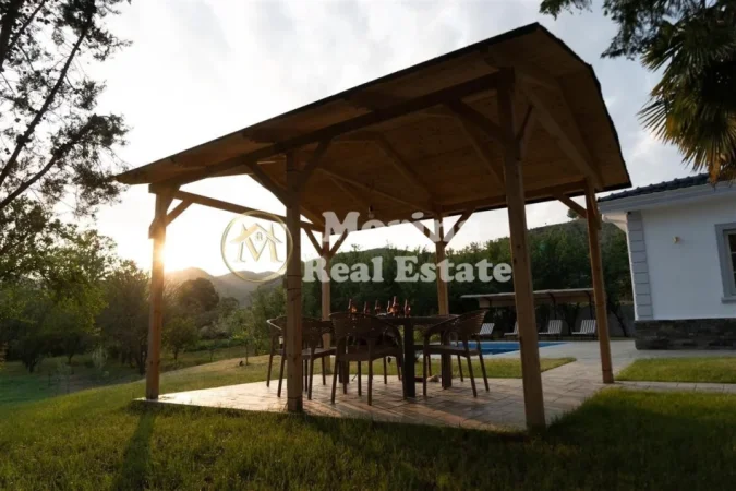 Tirane, jepet me qera apartament 2+1 Kati 1, 120 m² 1.000 € (Private Baldushk)