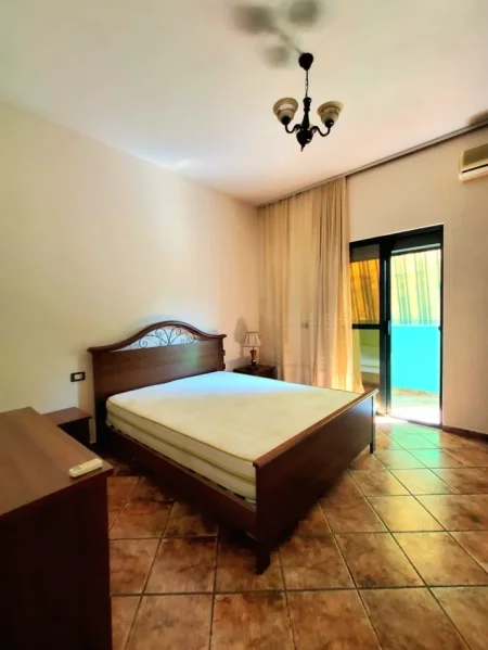 Tirane, jepet me qera apartament 2+1 Kati 2, 100 m² 600 € (Rruga E Durresit)