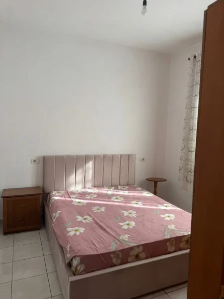 Tirane, jepet me qera apartament 1+1 Kati 1, 55 m² 280 € (Siri Kodra)